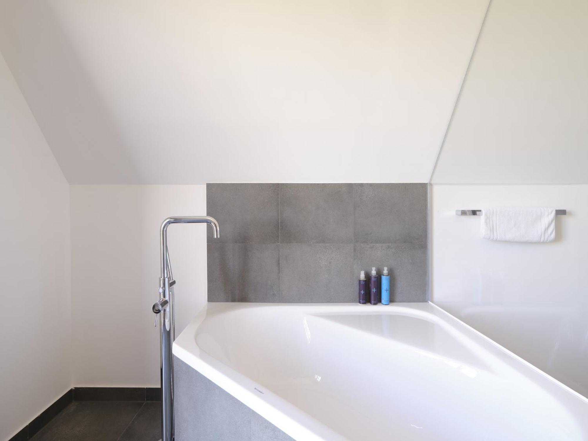 Reetland Am Meer - Luxusplus Reetdachvilla Mit 4 Schlafzimmern, Aussensauna, Loungebereich Und Kamin G07 Dranske Ngoại thất bức ảnh